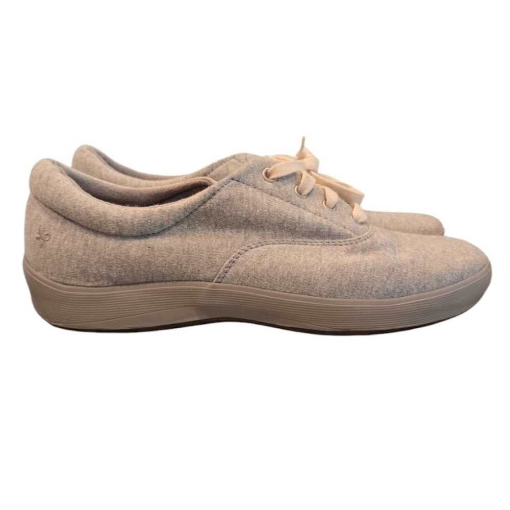GRASSHOPPERS COMFORT SNEAKERS. SIZE 8.5.